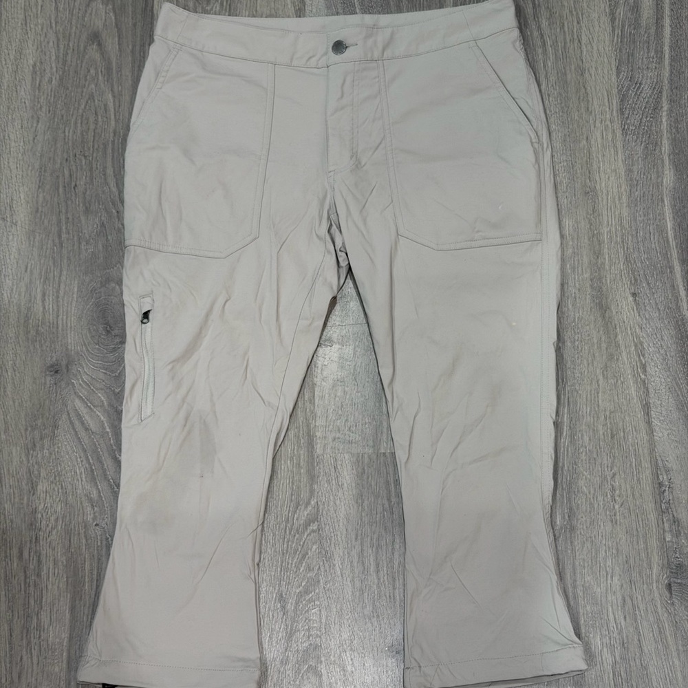 Columbia Women's Soft Khaki Capris